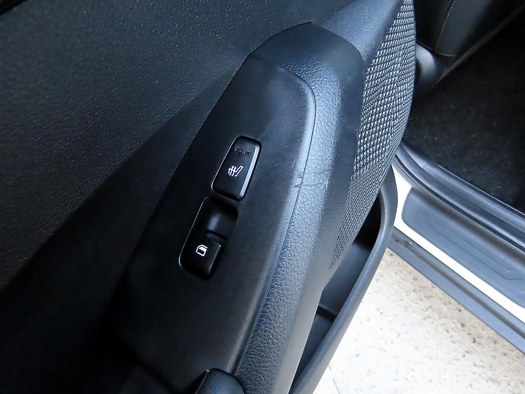 기아 더 뉴셀토스 1.6 가솔린 터보 2WD 시그니처 - 이미지 14