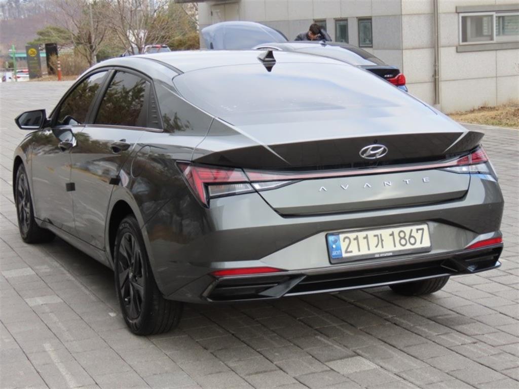 현대 아반떼(CN7) 1.6 가솔린 인스퍼레이션 - 이미지 14