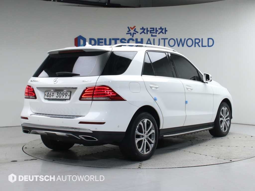 벤츠 GLE클래스(3세대) GLE 250d 4매틱 - 이미지 19