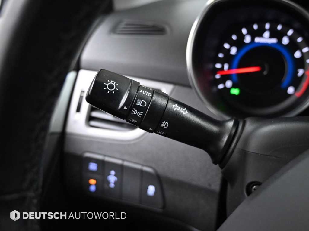 현대 더 뉴아반떼MD 1.6 GDi 텐밀리언 리미티드 - 이미지 12