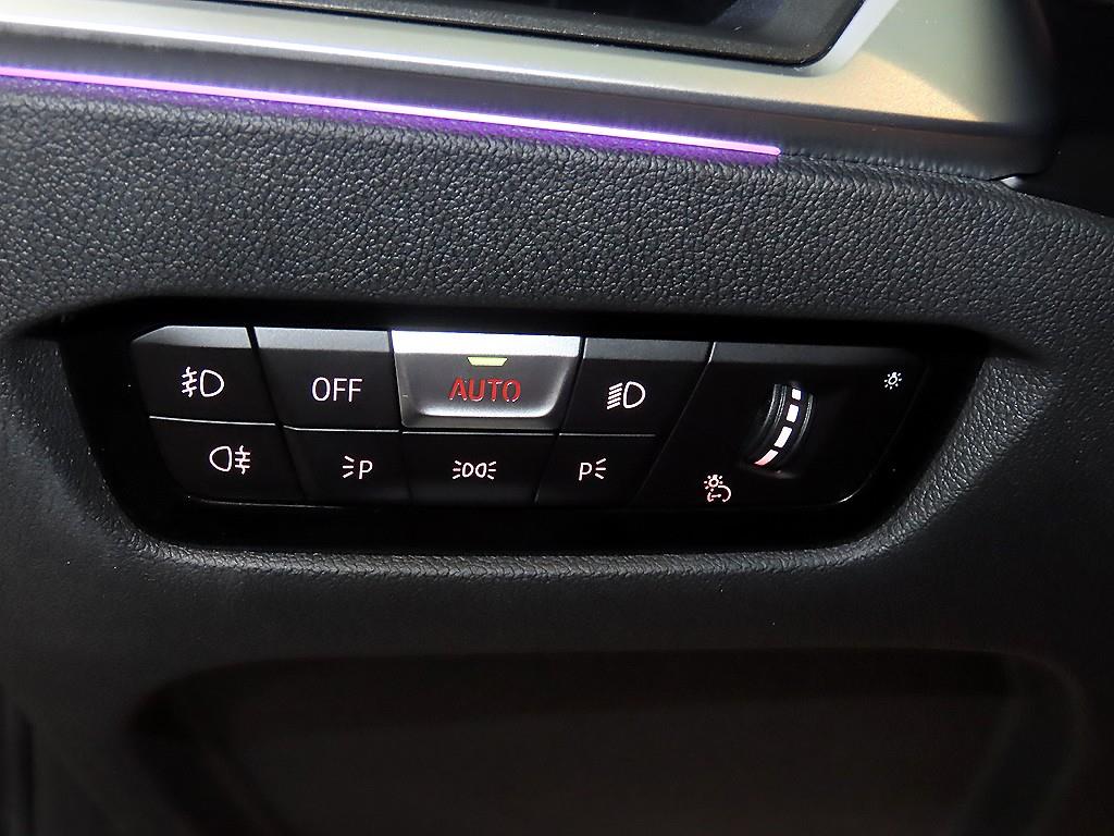 BMW 3시리즈(7세대) 320e M 스포츠 퍼포먼스 팩 - 이미지 12