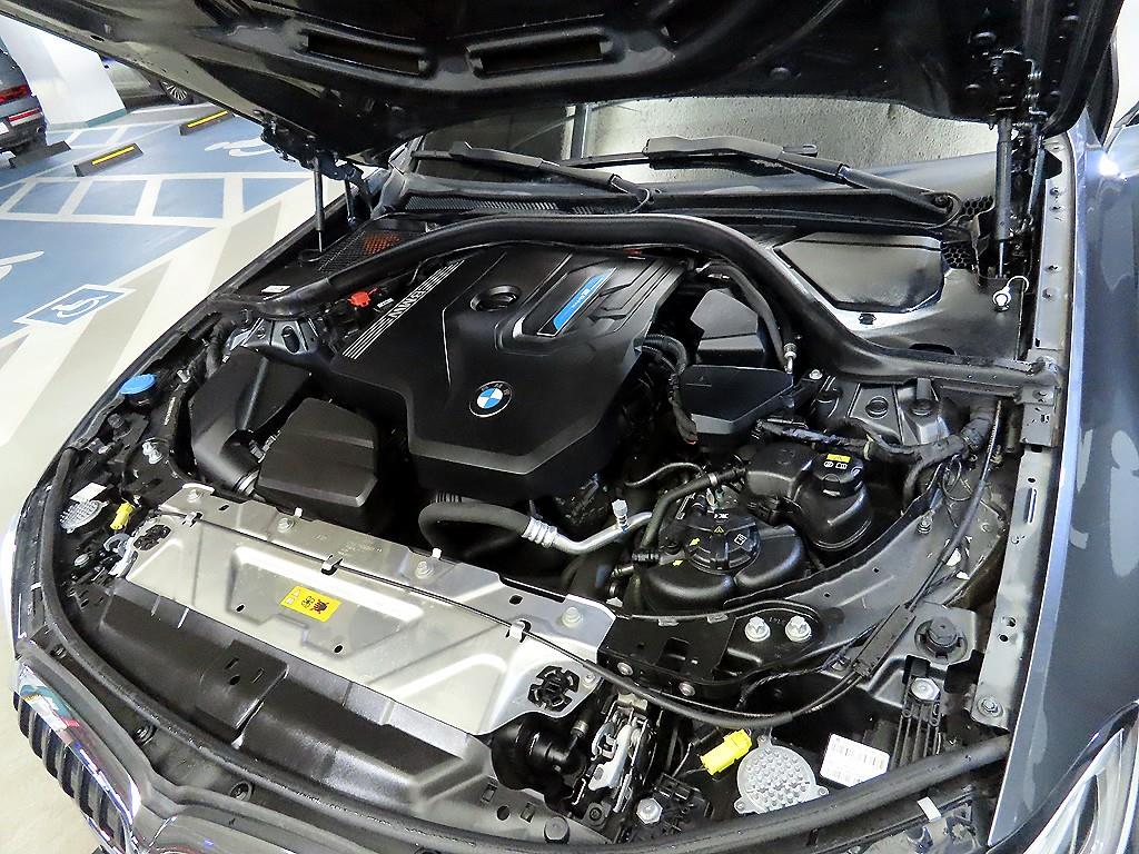 BMW 3시리즈(7세대) 320e M 스포츠 퍼포먼스 팩 - 이미지 20