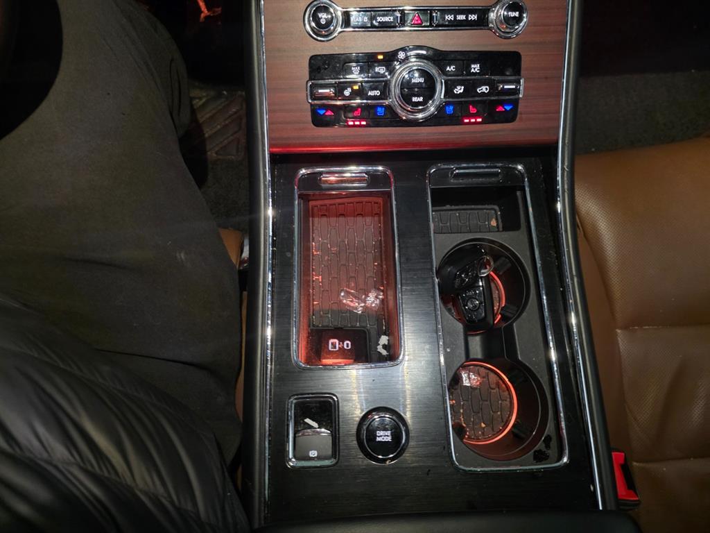 링컨 에비에이터(2세대) 3.0 V6 AWD 리저브 - 이미지 3