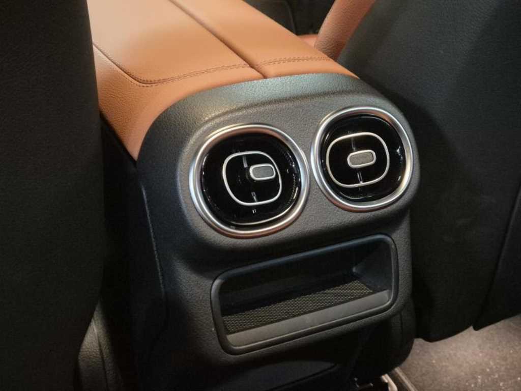 벤츠 GLC클래스(2세대) GLC 300 4매틱 쿠페 아방가르드 - 이미지 10