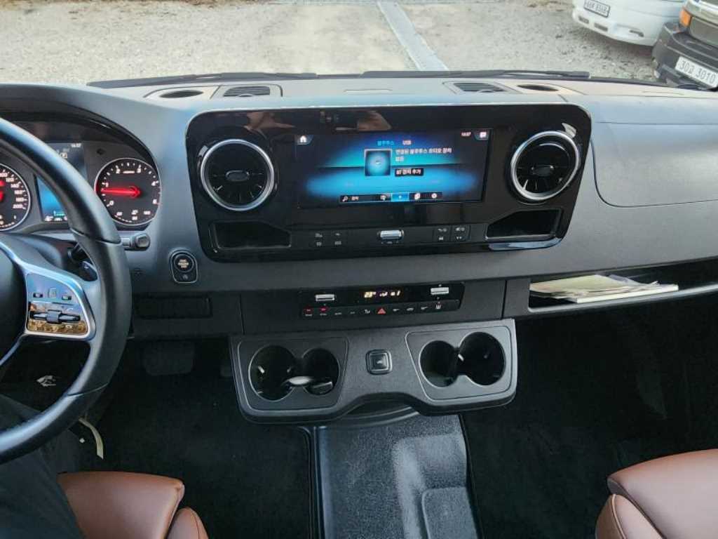 벤츠 스프린터(3세대) 519 CDI 롱바디 VIP 13인승 - 이미지 6