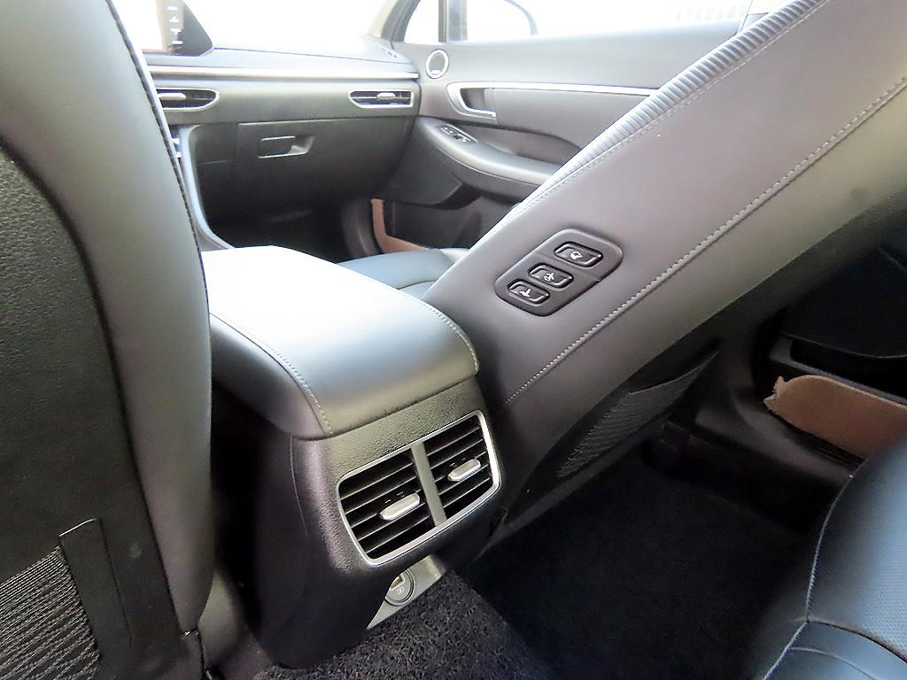 현대 쏘나타(DN8) 하이브리드 2.0 HEV 프리미엄 패밀리 - 이미지 16