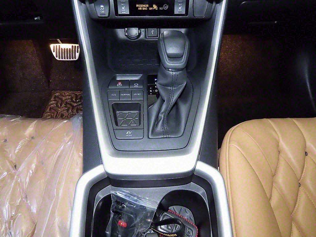 토요타 라브4(5세대) 2.5 2WD 하이브리드 - 이미지 18