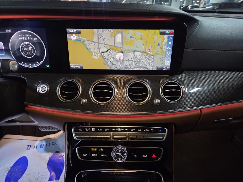 벤츠 E클래스(5세대) E350 4매틱 AMG 라인 - 이미지 13
