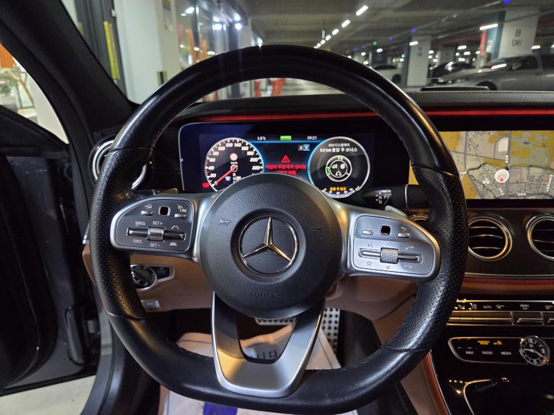 벤츠 E클래스(5세대) E350 4매틱 AMG 라인 - 이미지 15