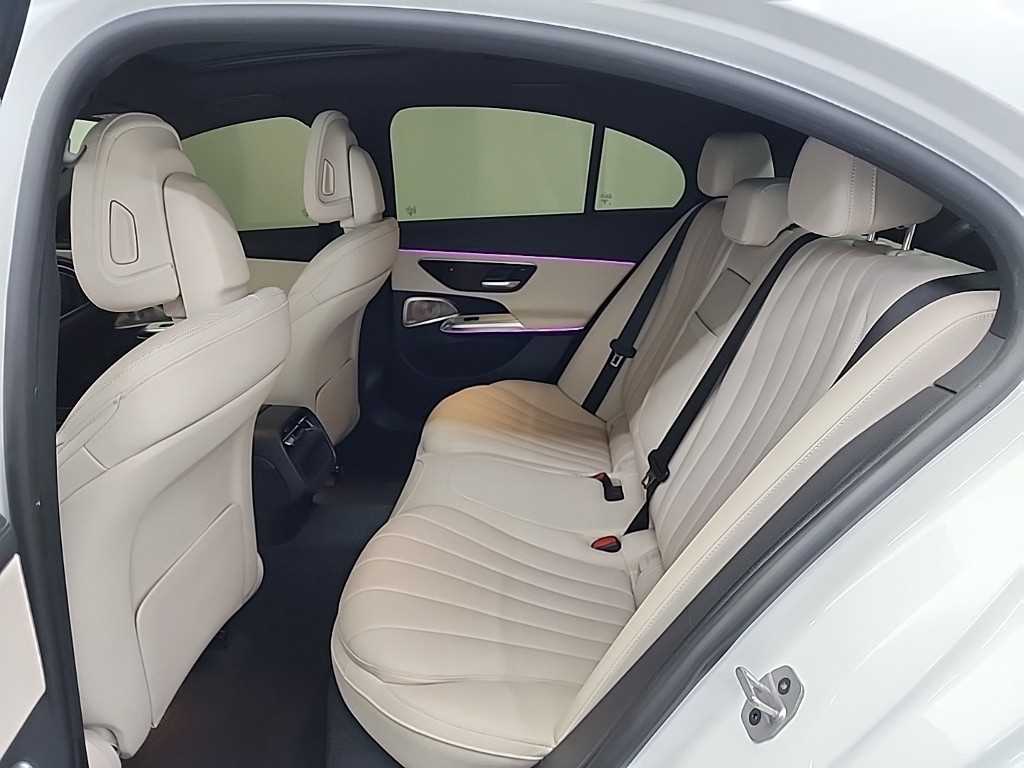 벤츠 E클래스(6세대) E300 4매틱 AMG 라인 - 이미지 11