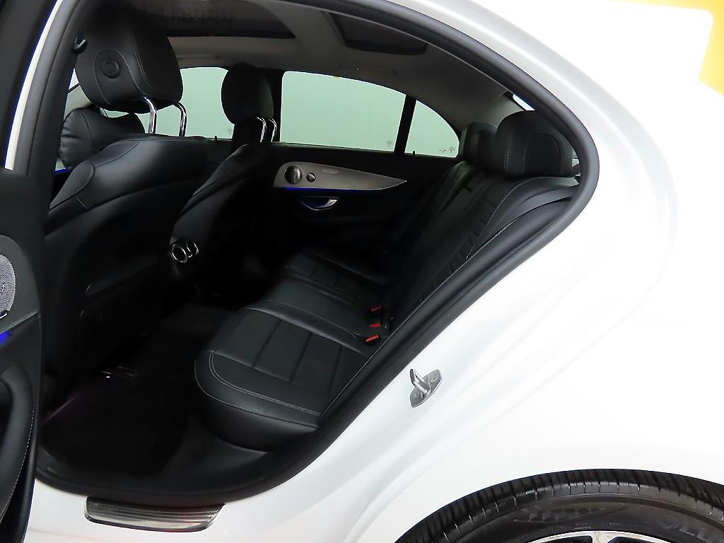 벤츠 E클래스(5세대) E300 아방가르드 나이트팩 - 이미지 2