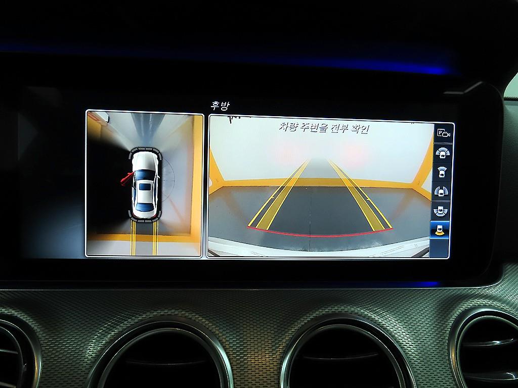벤츠 E클래스(5세대) E300 아방가르드 나이트팩 - 이미지 7