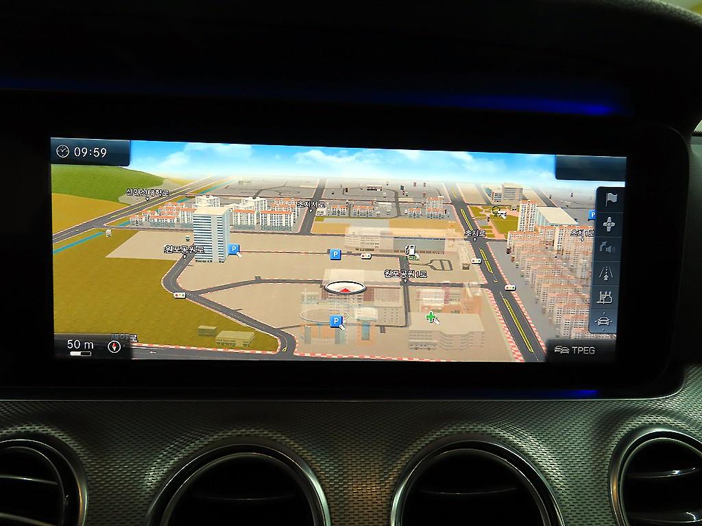 벤츠 E클래스(5세대) E300 아방가르드 나이트팩 - 이미지 10