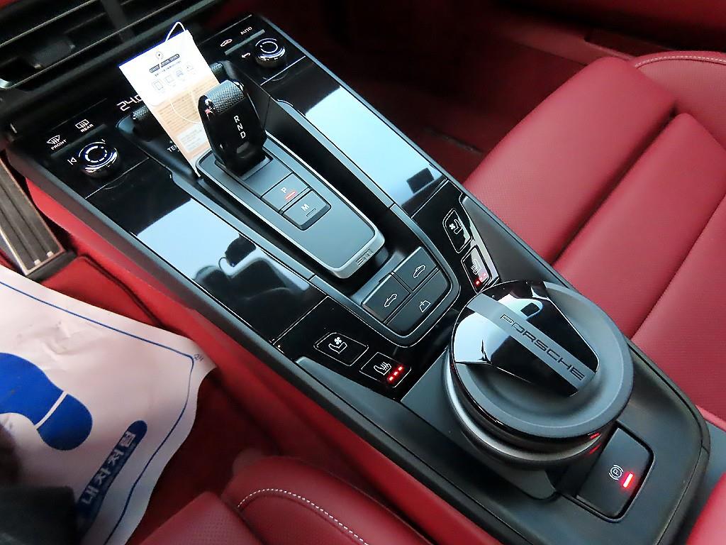 포르쉐 911(992) 카레라 4 카브리올레 GTS - 이미지 18