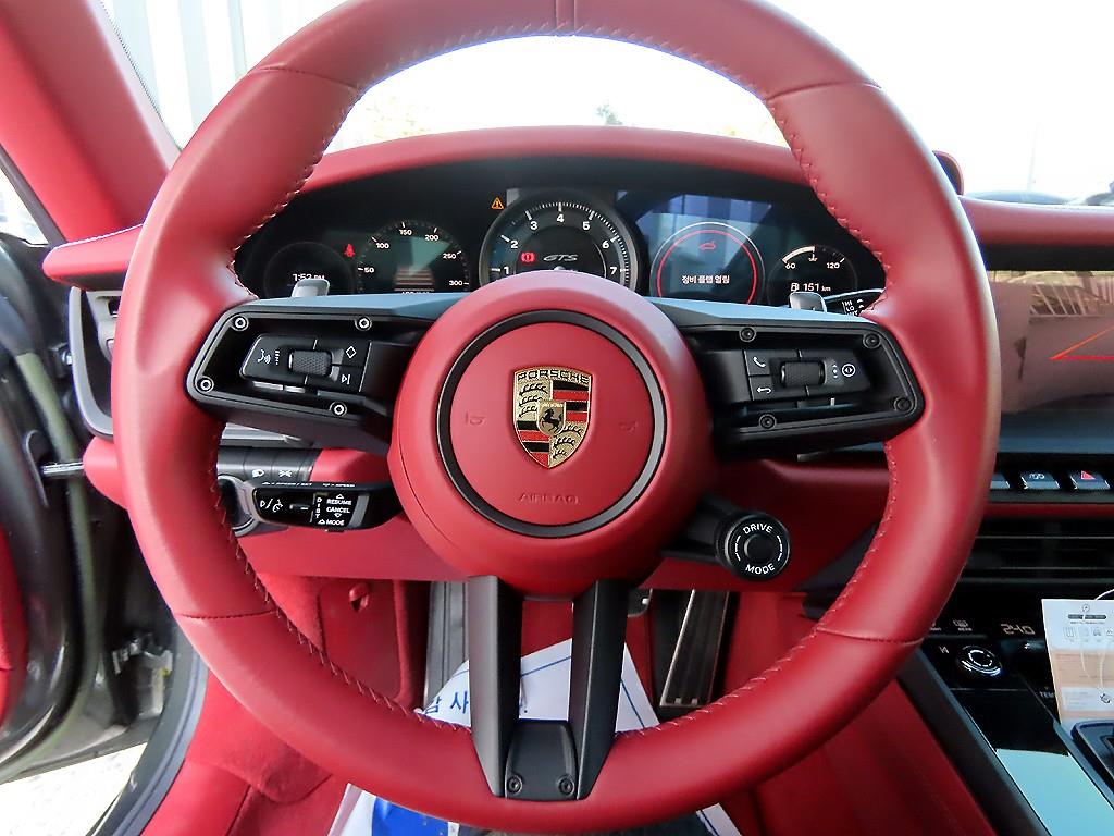 포르쉐 911(992) 카레라 4 카브리올레 GTS - 이미지 19
