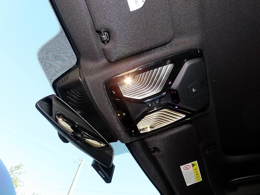 BMW 5시리즈(7세대) 520d M스포츠팩 플러스 - 이미지 13