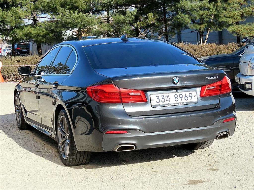 BMW 5시리즈(7세대) 520d M스포츠팩 플러스 - 이미지 6