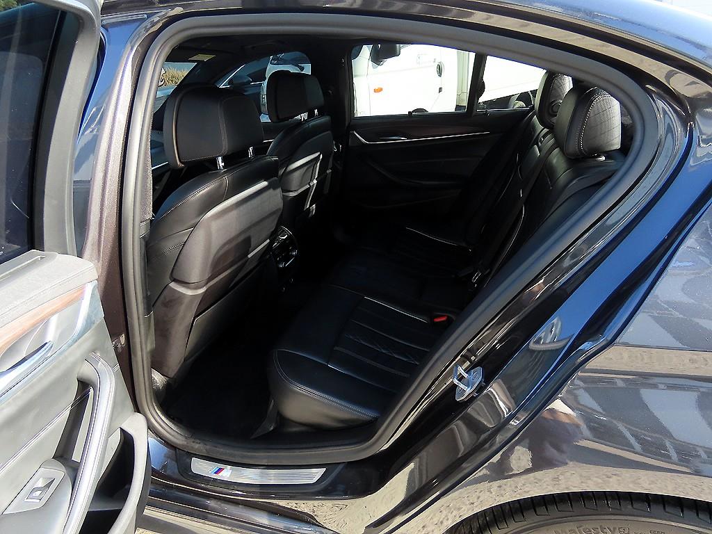 BMW 5시리즈(7세대) 520d M스포츠팩 플러스