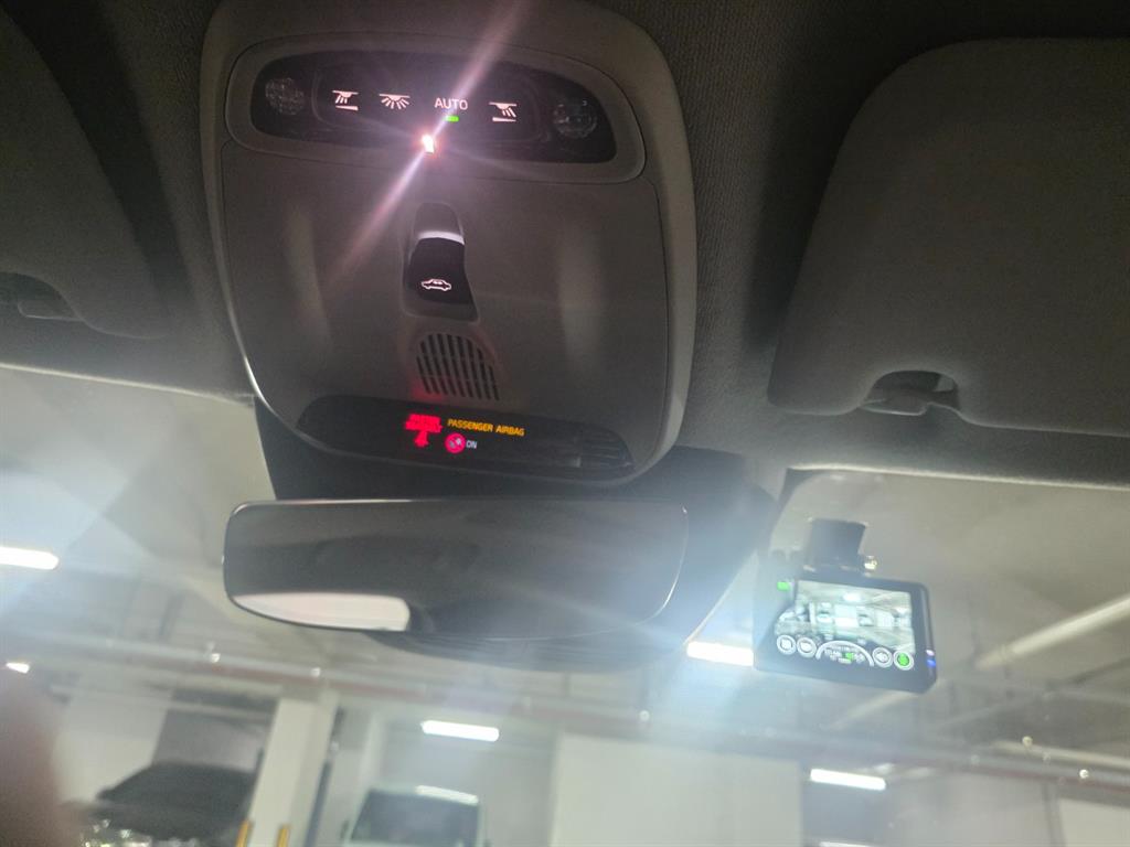 볼보 XC40 2.0 B4 AWD 모멘텀 - 이미지 3