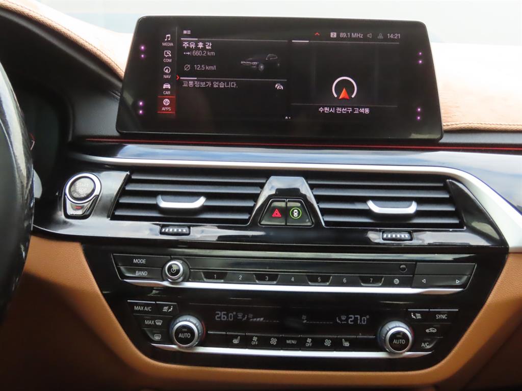 BMW 5시리즈(7세대) 520i 럭셔리 - 이미지 18