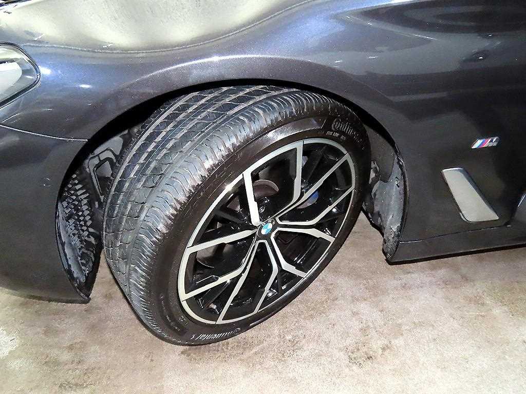 BMW 5시리즈(7세대) 530i xDrive M 스포츠팩 - 이미지 18