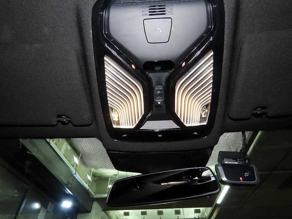 BMW 5시리즈(7세대) 530i xDrive M 스포츠팩 - 이미지 14