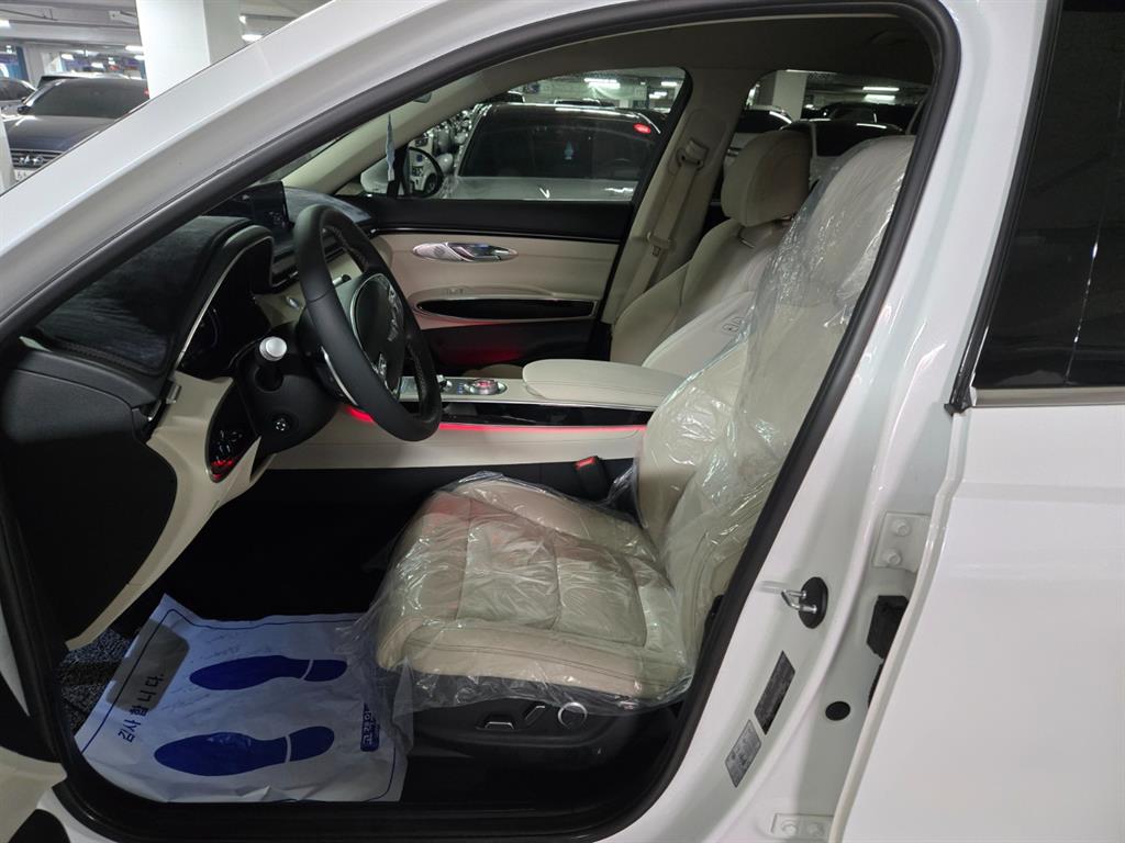 제네시스 GV70 2.5T AWD 기본형 - 이미지 19