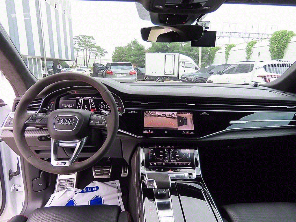 아우디 RS Q8 4.0 TFSI 콰트로 - 이미지 6