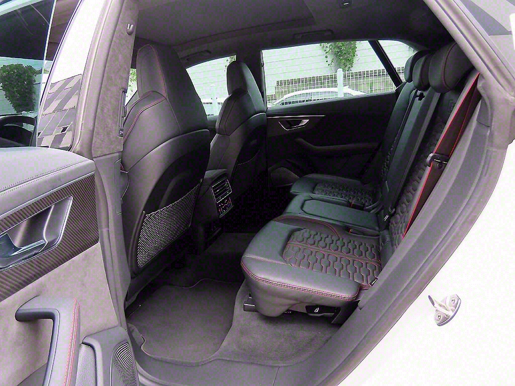 아우디 RS Q8 4.0 TFSI 콰트로