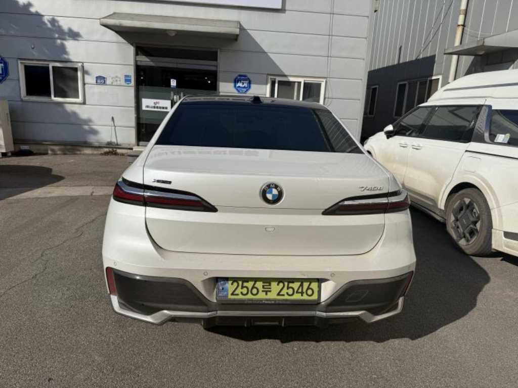 BMW 7시리즈(7세대) 740d xDrive M 스포츠 - 이미지 2