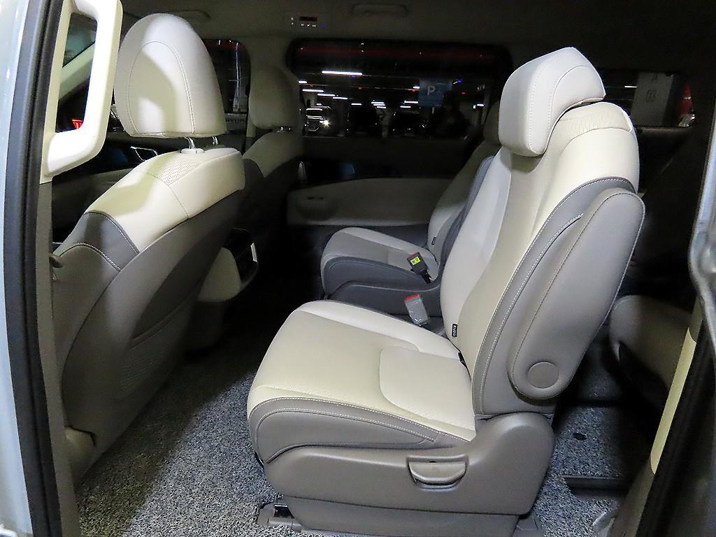 기아 더 뉴카니발(KA4) 9인승 가솔린 시그니처 그래비티 - 이미지 17