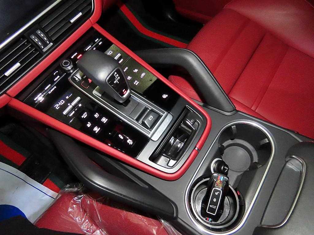 포르쉐 카이엔(3세대) 3.0 V6 - 이미지 4