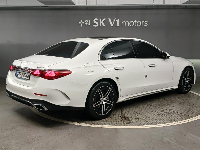벤츠 E클래스(6세대) E300 4매틱 AMG 라인 - 이미지 3