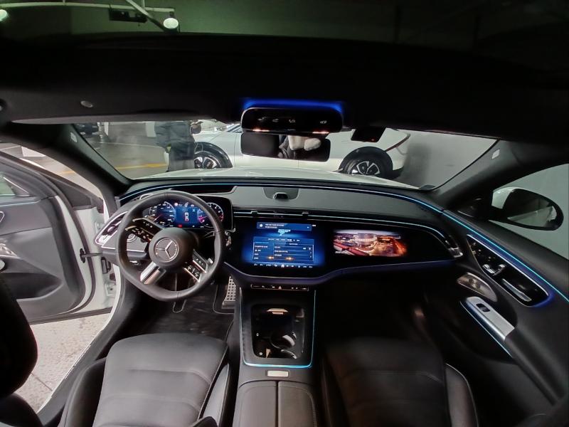 벤츠 E클래스(6세대) E300 4매틱 AMG 라인 - 이미지 9