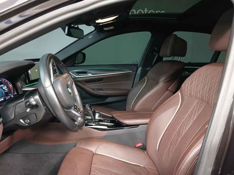 BMW 5시리즈(7세대) 523d xDrive M 스포츠팩 - 이미지 13