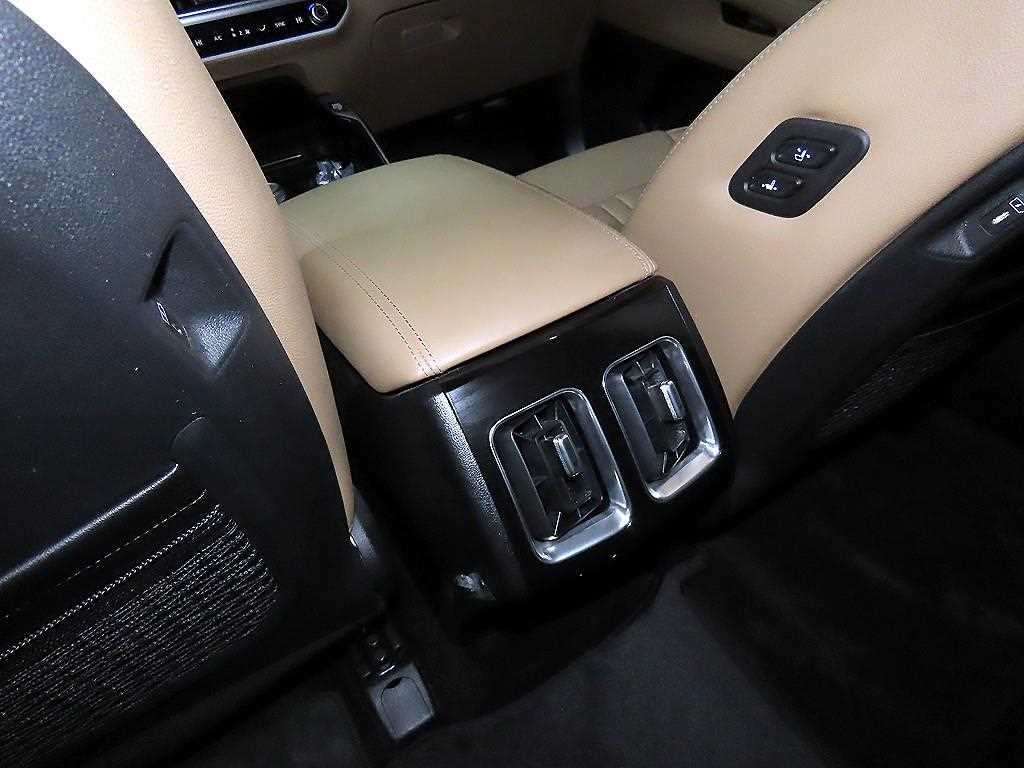 기아 더 뉴쏘렌토(MQ4) 2.5 가솔린 2WD 노블레스 - 이미지 8