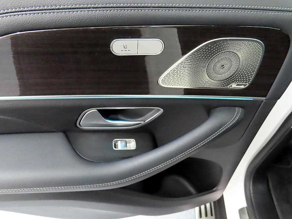 벤츠 GLE클래스(4세대) GLE 300d 4매틱 - 이미지 14