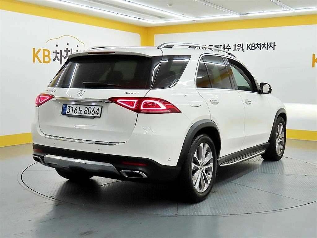 벤츠 GLE클래스(4세대) GLE 300d 4매틱 - 이미지 15