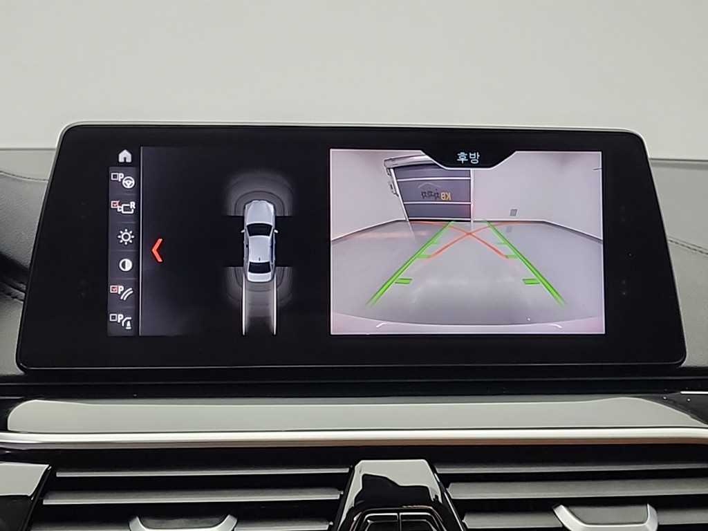 BMW 5시리즈(7세대) 520d 럭셔리 라인스페셜 - 이미지 17