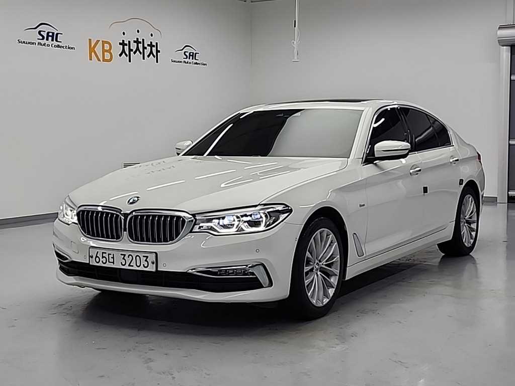 BMW 5시리즈(7세대) 520d 럭셔리 라인스페셜 - 이미지 10