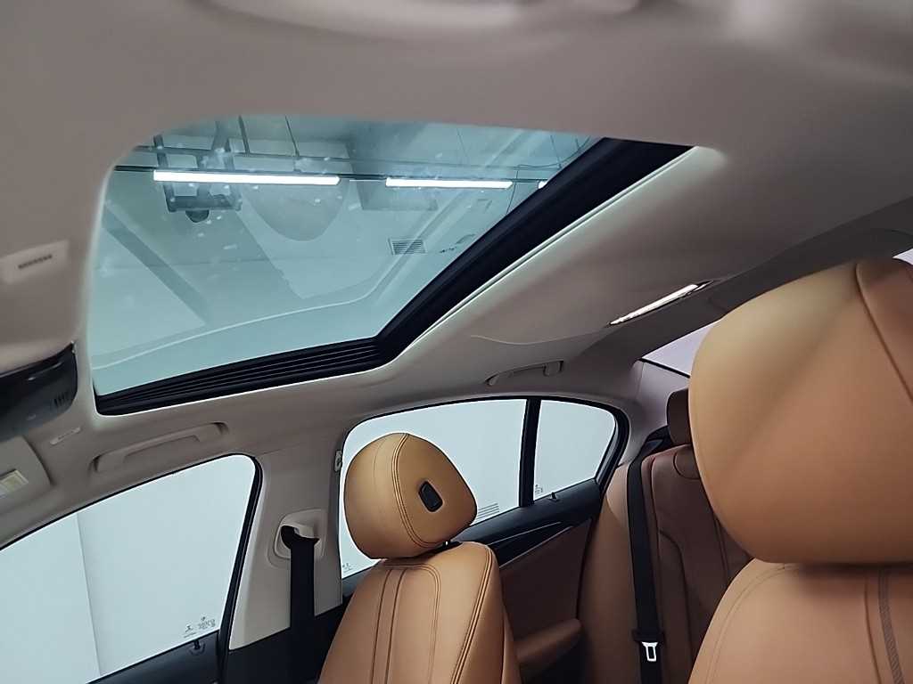 BMW 5시리즈(7세대) 520d 럭셔리 라인스페셜 - 이미지 13