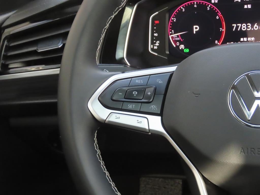 폭스바겐 제타(7세대) 1.5 TSI 프레스티지 - 이미지 12