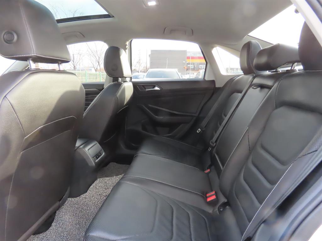 폭스바겐 제타(7세대) 1.5 TSI 프레스티지 - 이미지 17