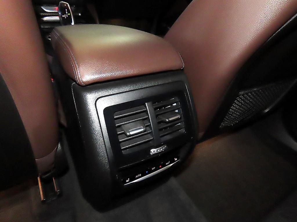 BMW X4(2세대) 20d xDrive M스포츠 - 이미지 20