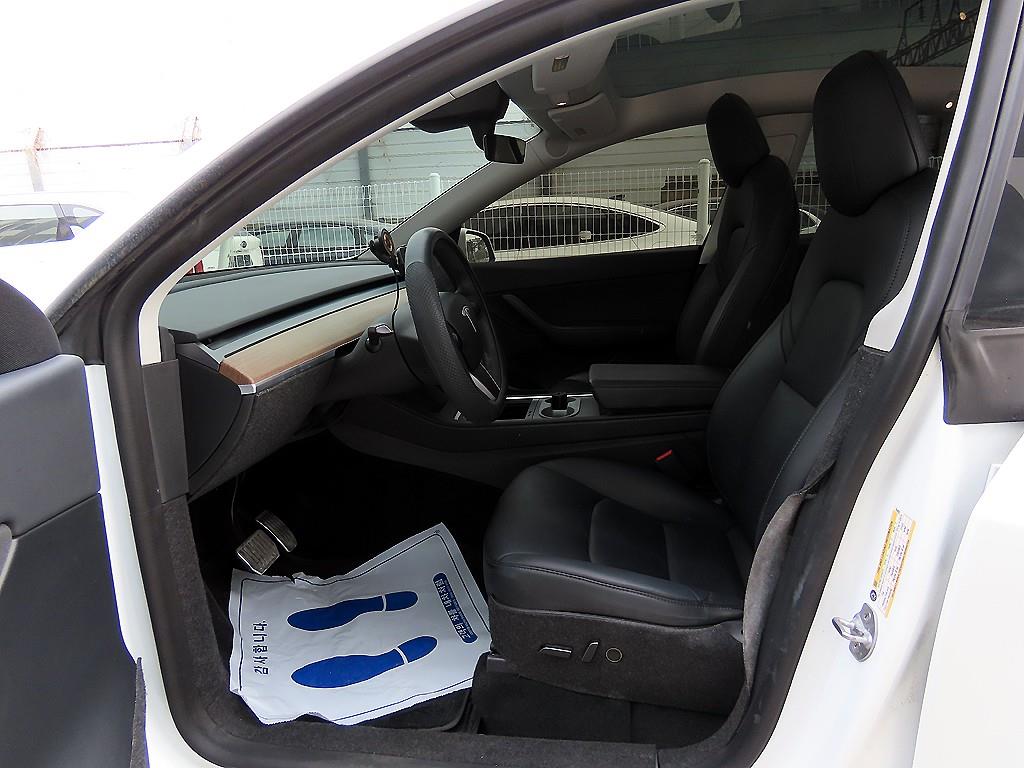 테슬라 모델 Y AWD 롱 레인지 - 이미지 15