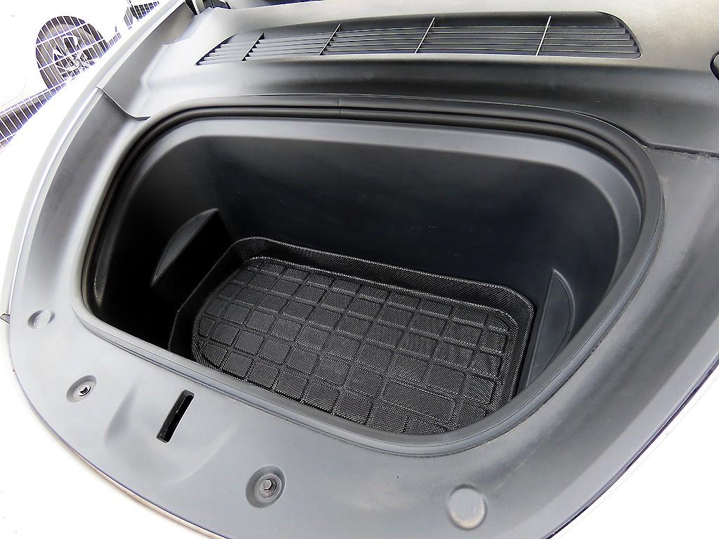 테슬라 모델 Y AWD 롱 레인지 - 이미지 18