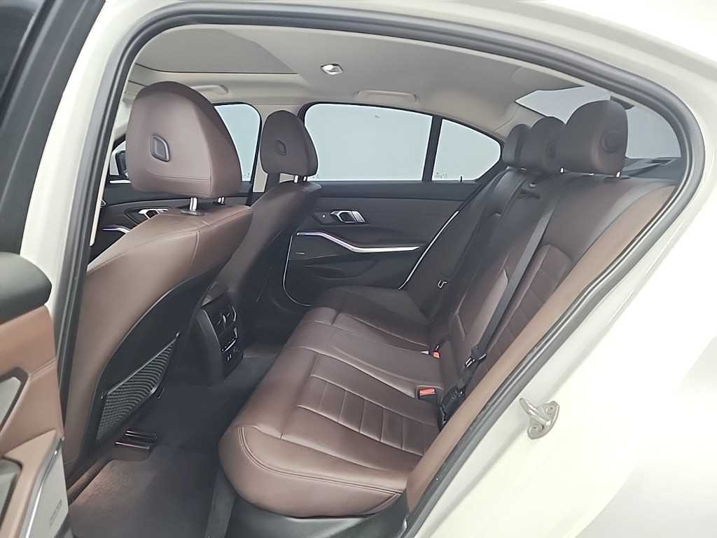 BMW 3시리즈(7세대) 320d 럭셔리 - 이미지 17