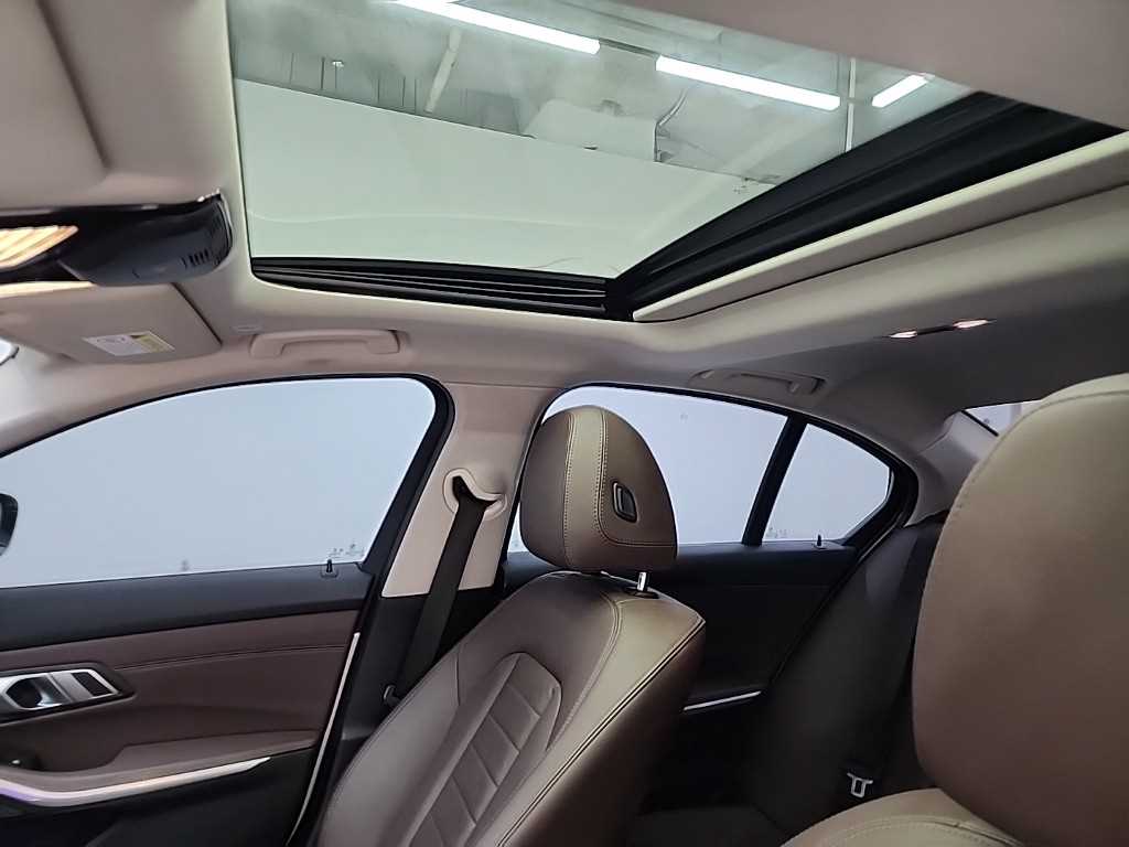 BMW 3시리즈(7세대) 320d 럭셔리 - 이미지 15