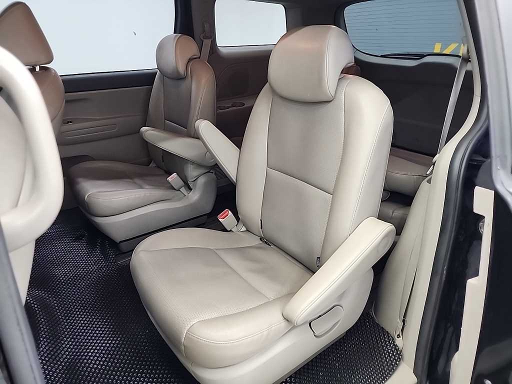 기아 더 뉴카니발 9인승 디젤 럭셔리