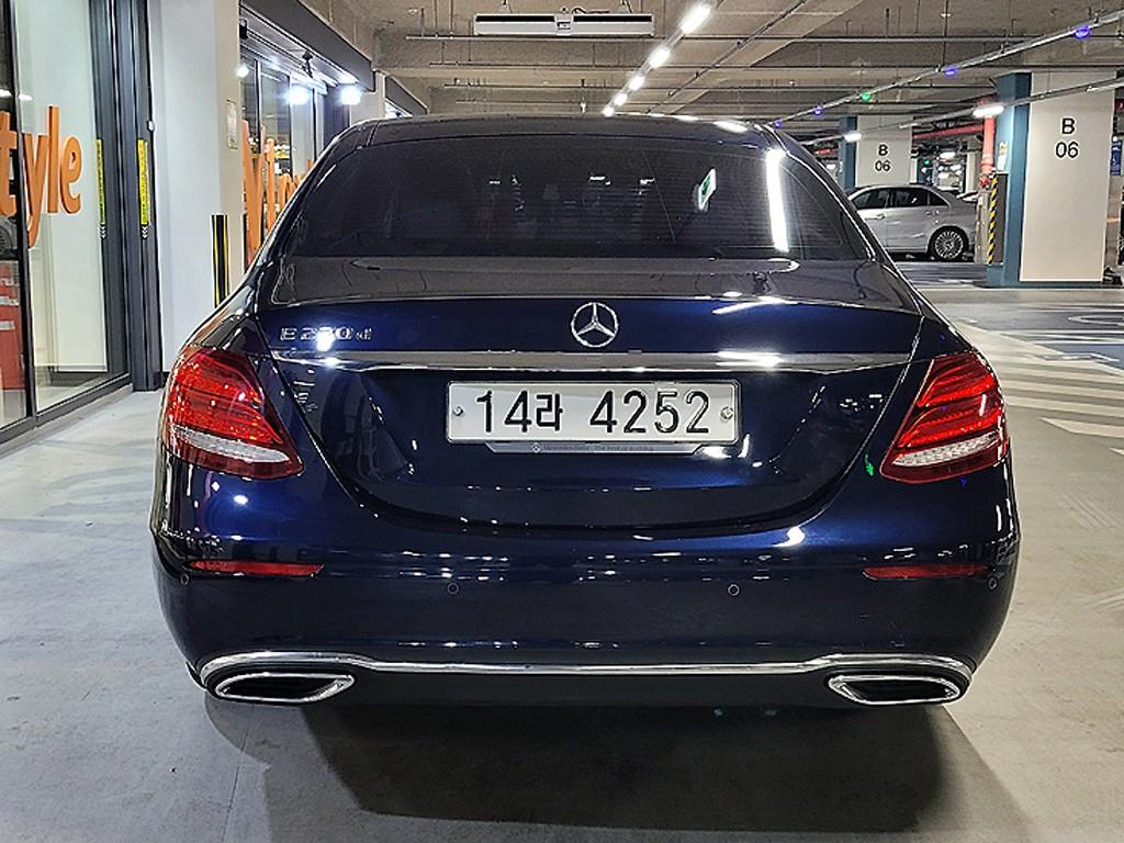 벤츠 E클래스(5세대) E220d - 이미지 16